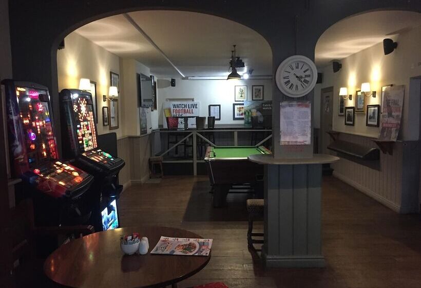 ホテル The Victoria