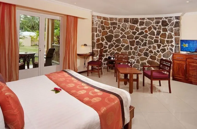 Jalsa Beach Hotel & Spa