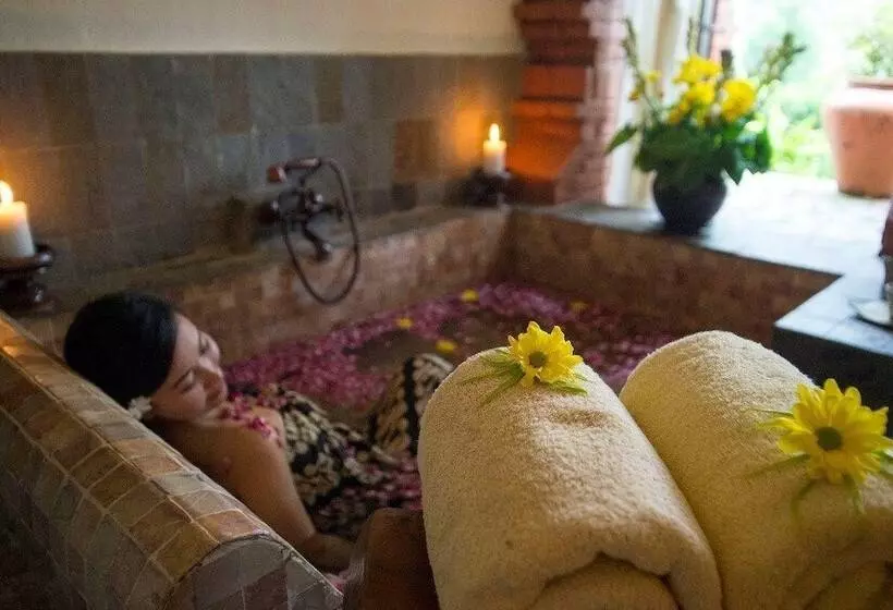 Mesastila Resort And Spa