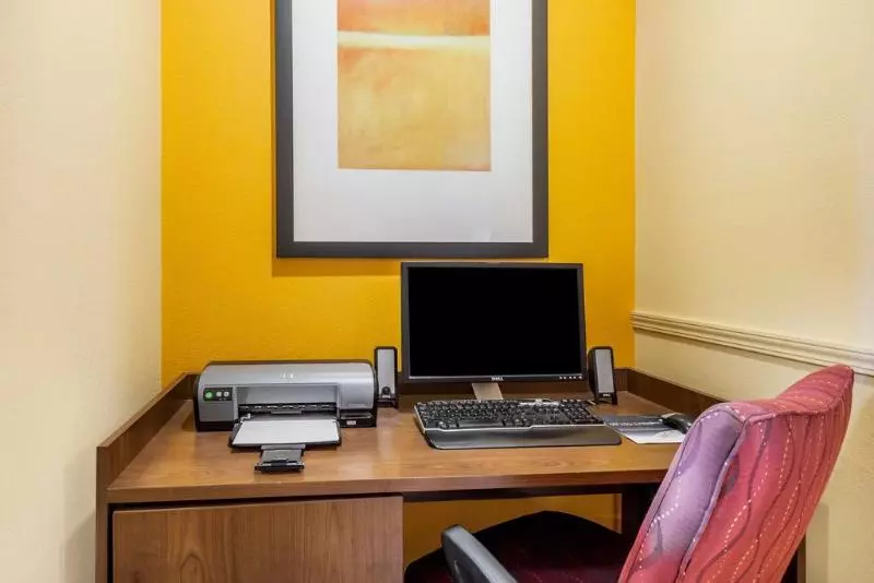 Microtel Inn & Suites Verona