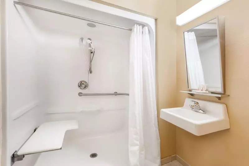 Microtel Inn & Suites Verona