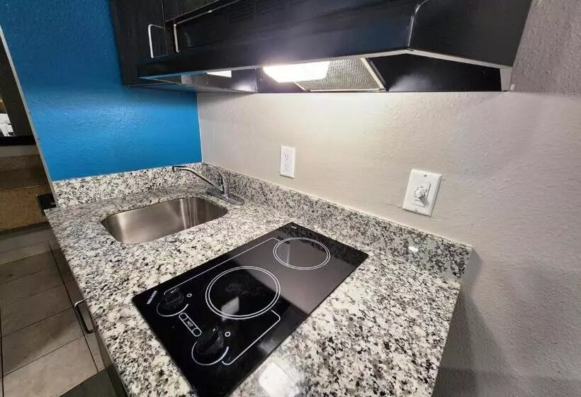 فندق على الطريق Scottish Inn & Suites