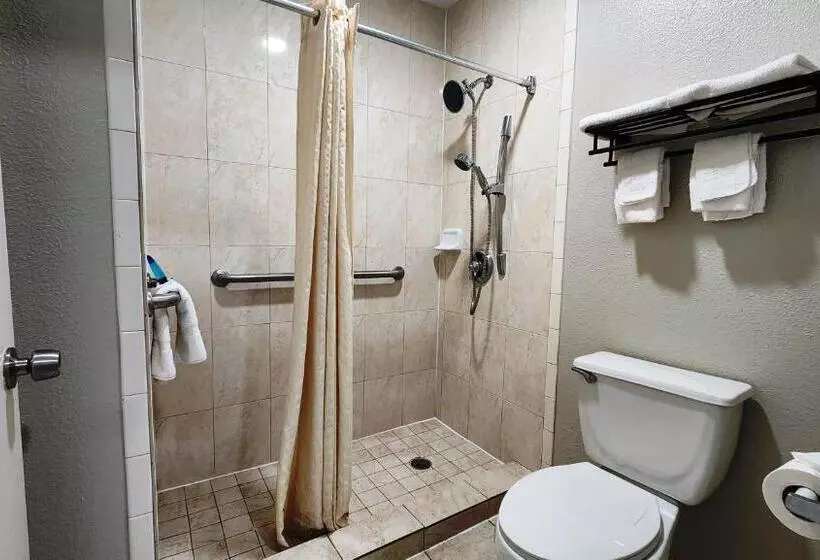 فندق على الطريق Scottish Inn & Suites