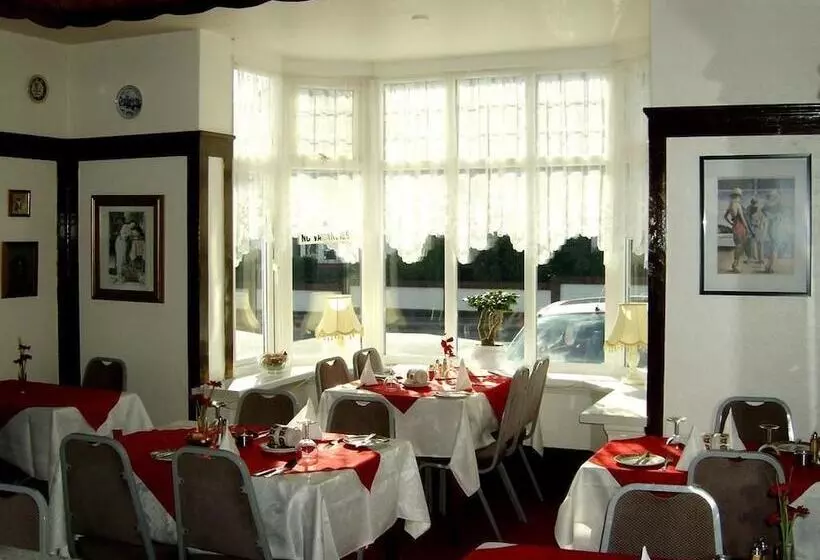 مبيت وإفطار Braedene Lodge