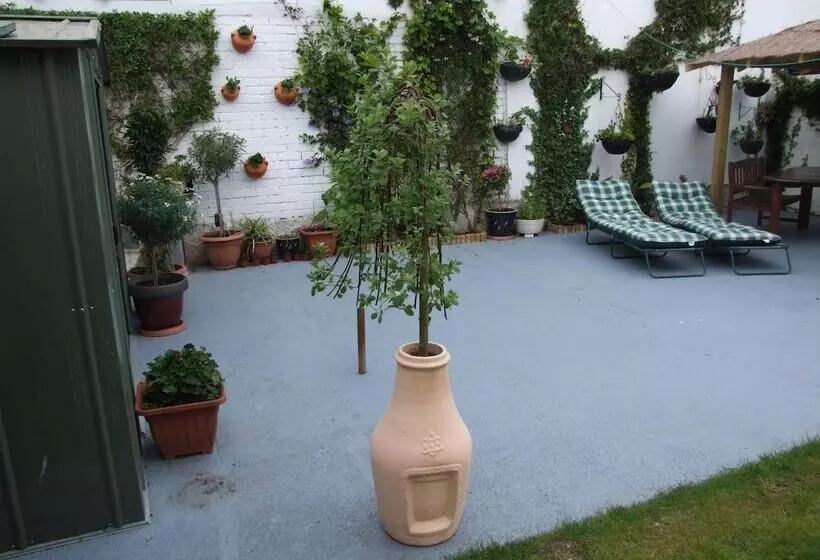 مبيت وإفطار Braedene Lodge