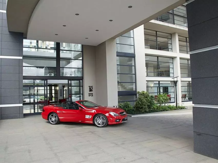 호텔 The Capital 20 West