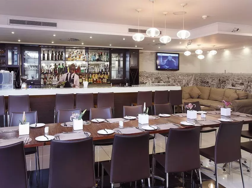 호텔 The Capital 20 West