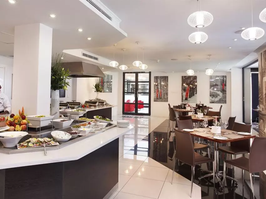 호텔 The Capital 20 West