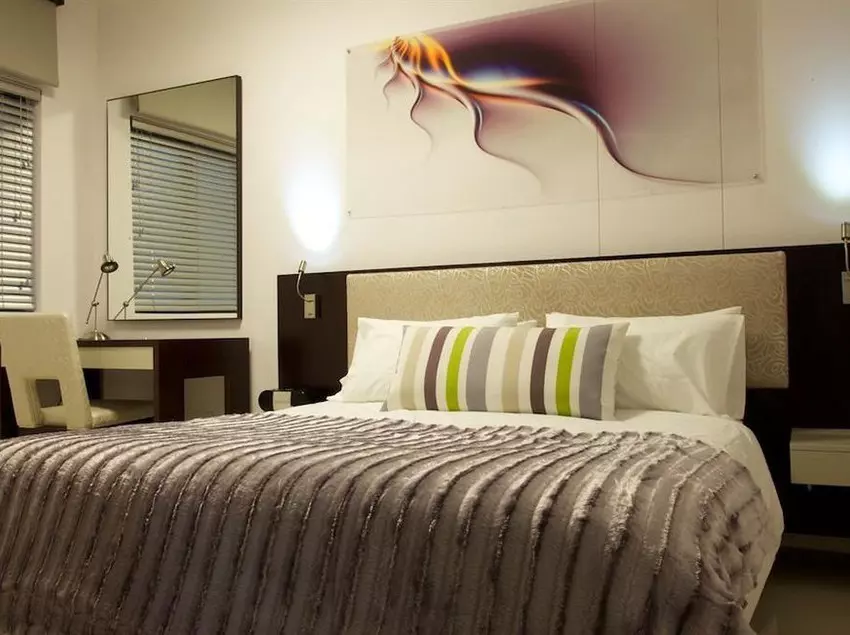 호텔 The Capital 20 West