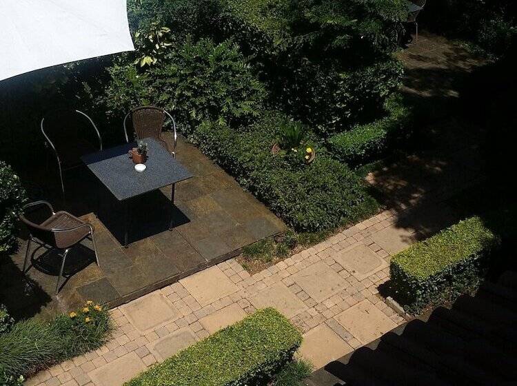 Herberg Constantia Manor Guest House