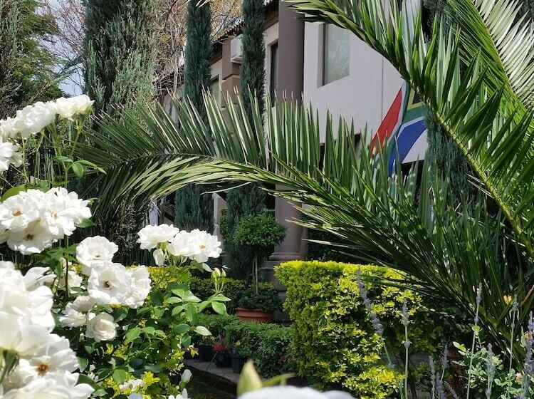 Herberg Constantia Manor Guest House