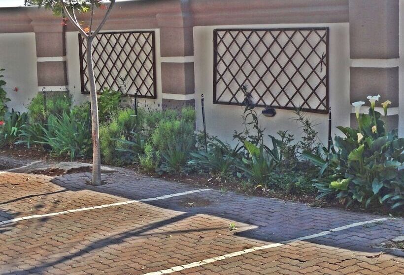 Herberg Constantia Manor Guest House