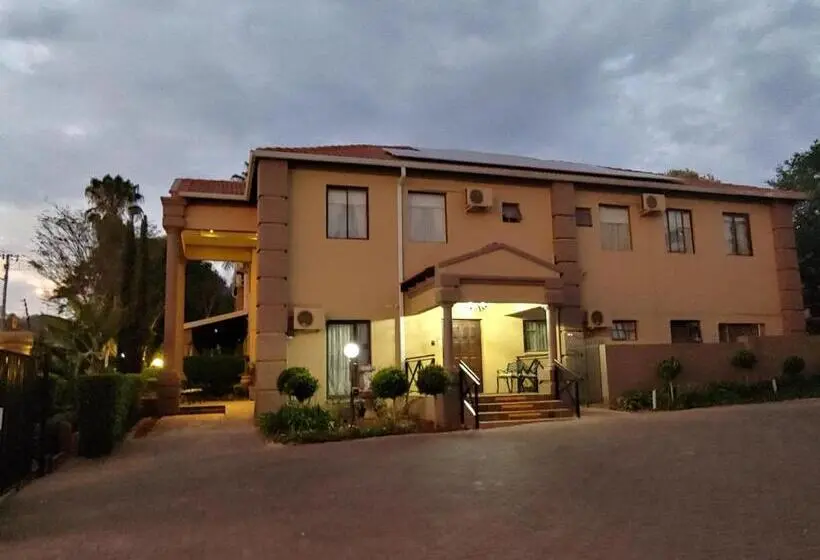 簡易ホテル Constantia Manor Guest House
