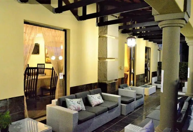 簡易ホテル Constantia Manor Guest House