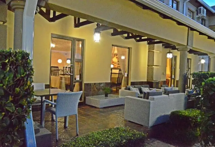 簡易ホテル Constantia Manor Guest House