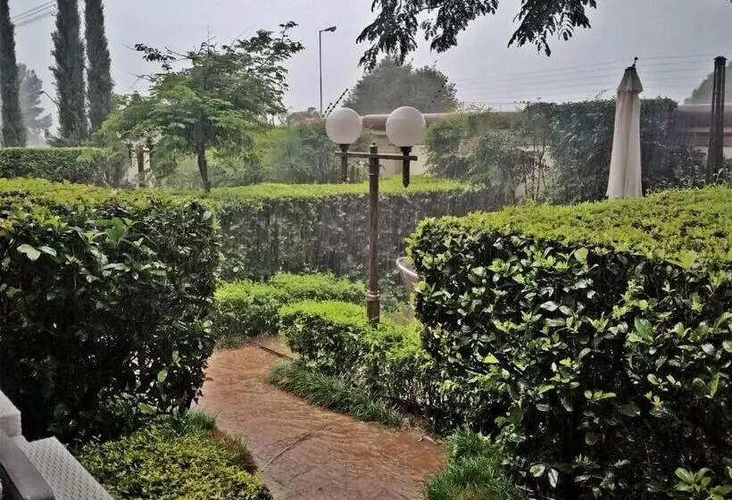 簡易ホテル Constantia Manor Guest House