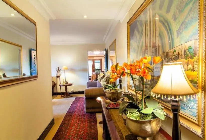 簡易ホテル Constantia Manor Guest House