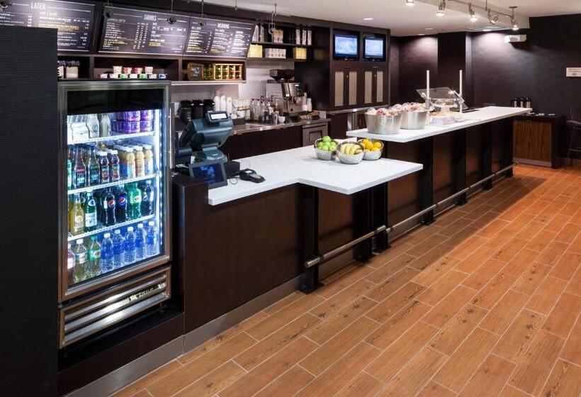 هتل Courtyard By Marriott Miami At Dolphin Mall