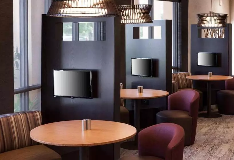 Otel Courtyard By Marriott Miami At Dolphin Mall