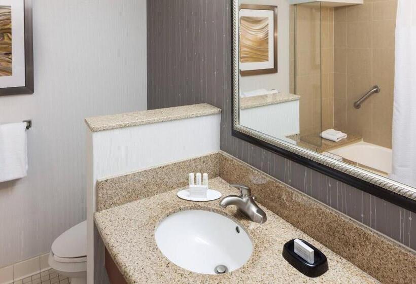 هتل Courtyard By Marriott Miami At Dolphin Mall