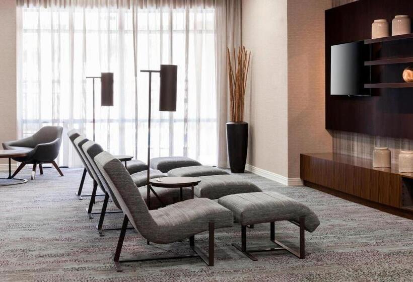 هتل Courtyard By Marriott Miami At Dolphin Mall