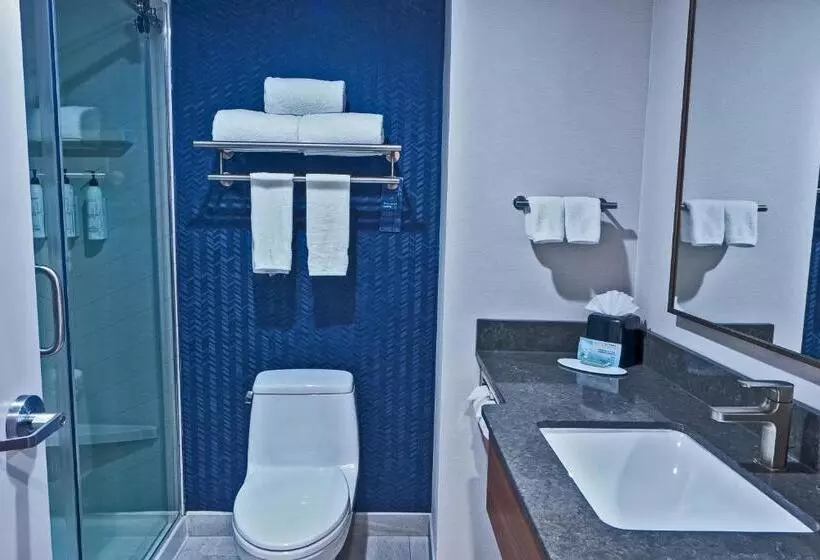 هتل Fairfield Inn By Marriott New York Laguardia Airport/astoria