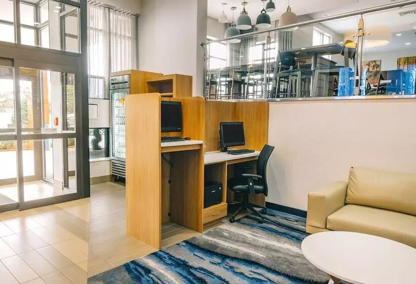 هتل Fairfield Inn By Marriott New York Laguardia Airport/astoria