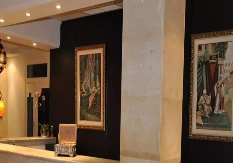 Отель La Couronne