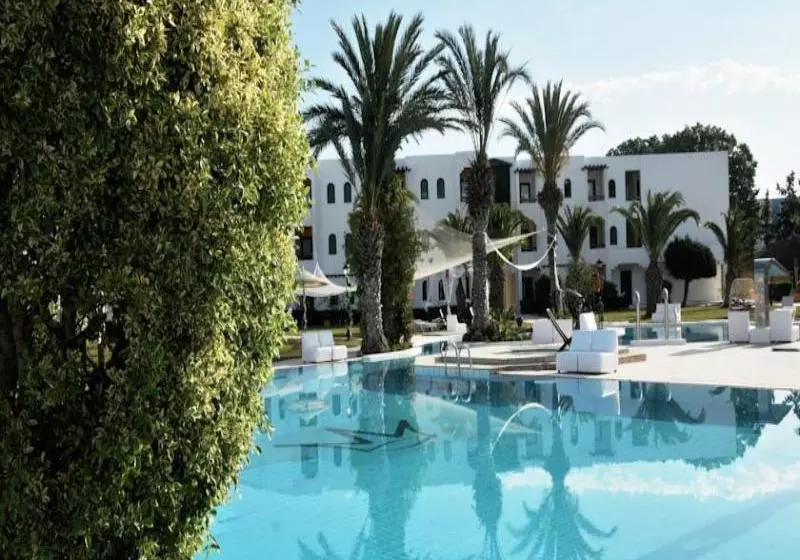 Отель La Couronne