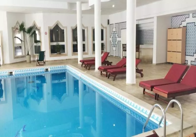 Отель La Couronne