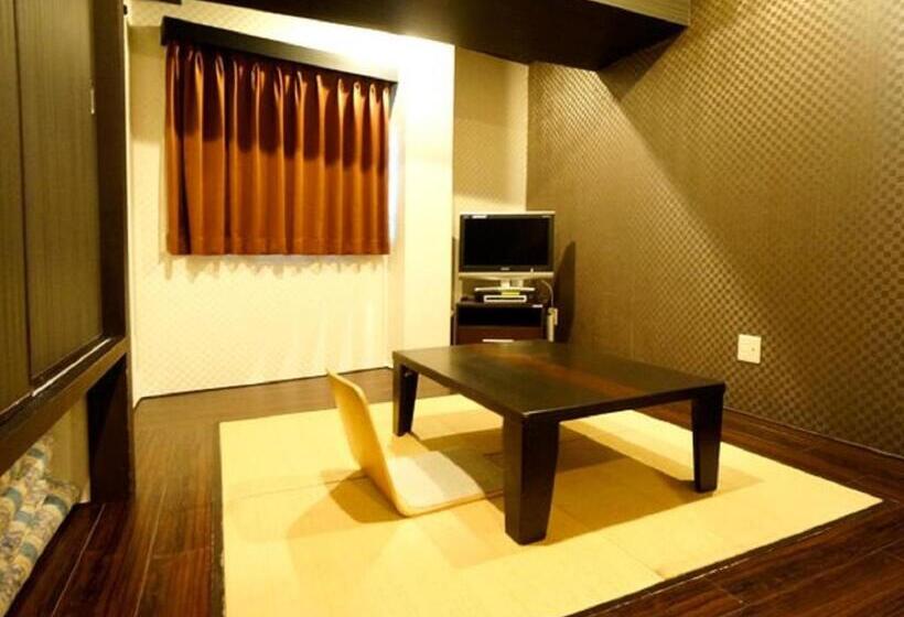 فندق Livemax Budget Esaka