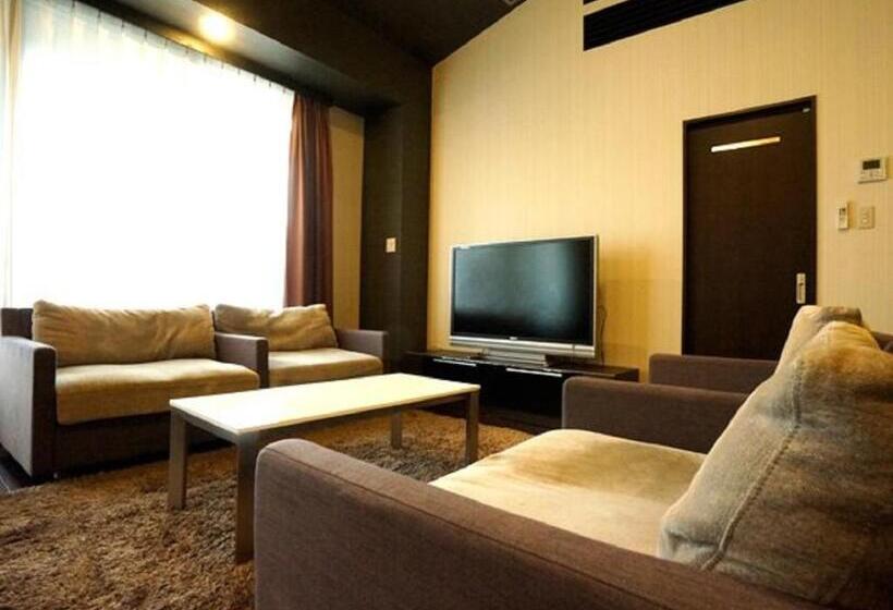 فندق Livemax Budget Esaka