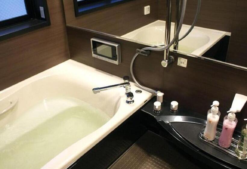 فندق Livemax Budget Esaka