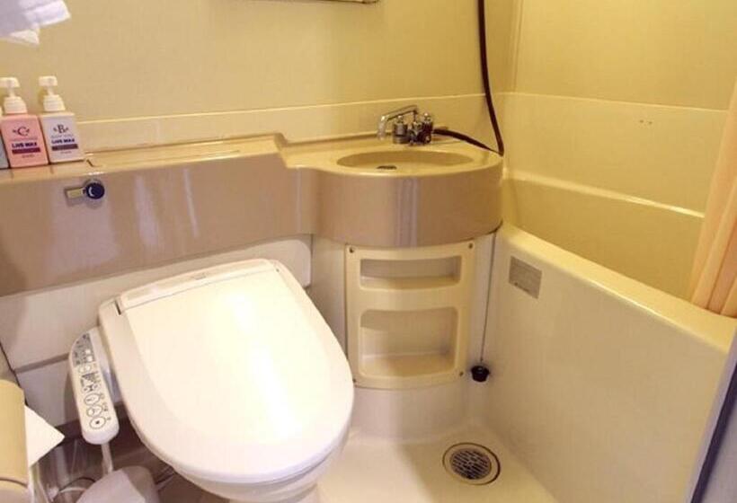 فندق Livemax Budget Esaka