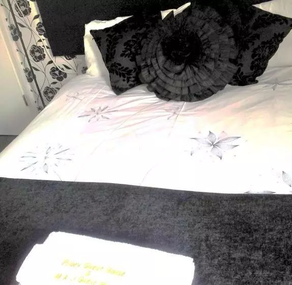 Hotell M And J Guest House