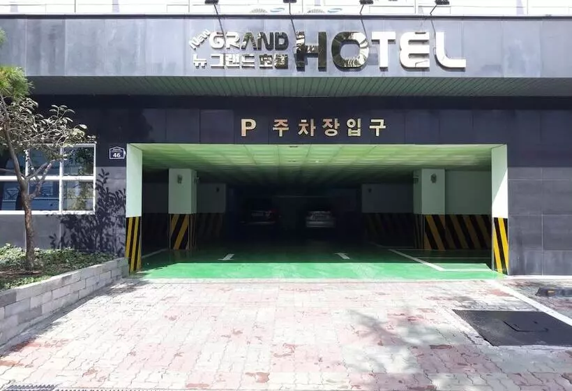Hotelli New Grand