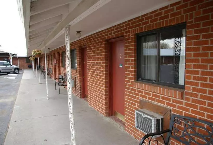 Отель Ontario Inn