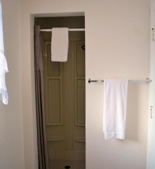 فندق Ontario Inn