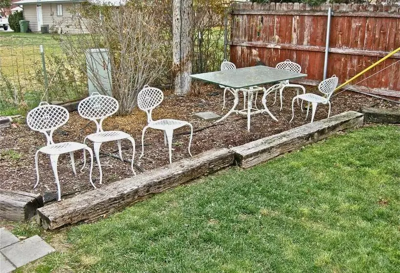 Отель Ontario Inn