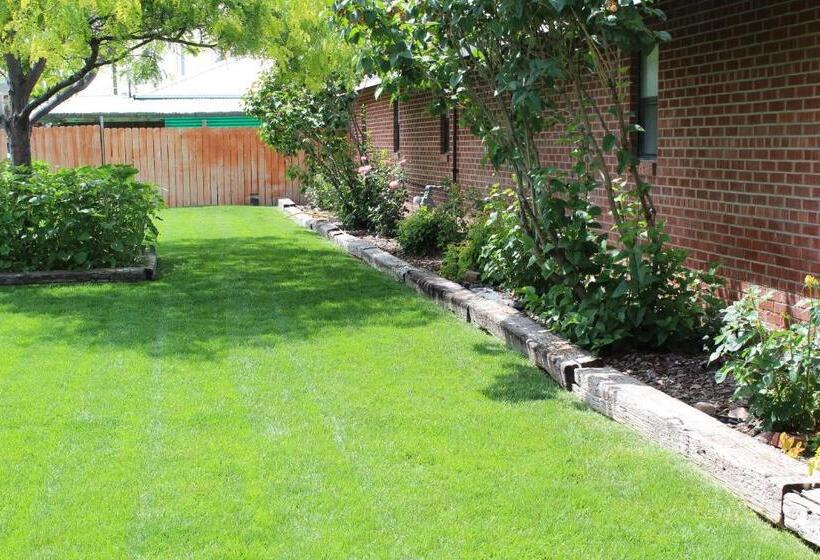 فندق Ontario Inn