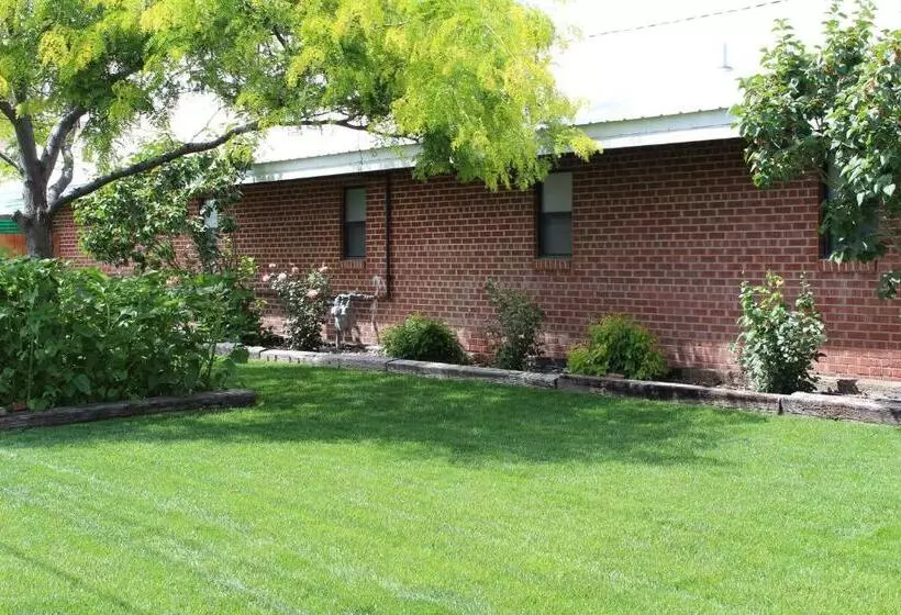 Отель Ontario Inn