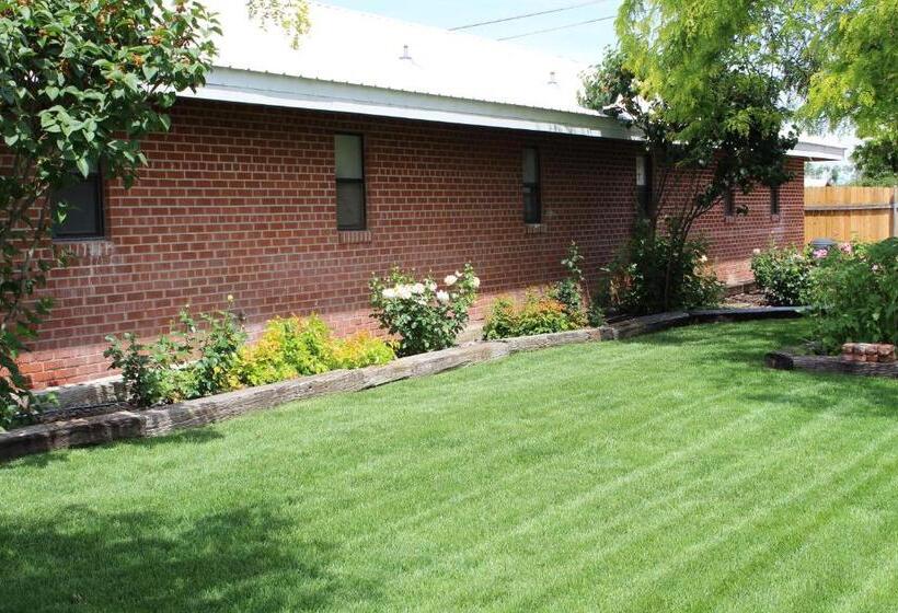 فندق Ontario Inn