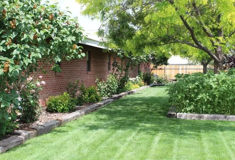 Отель Ontario Inn