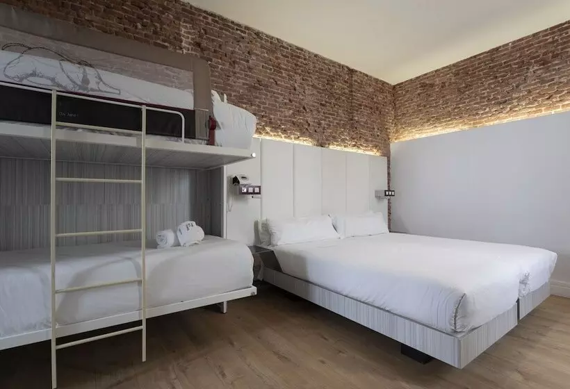 هتل Petit Palace Lealtad Plaza