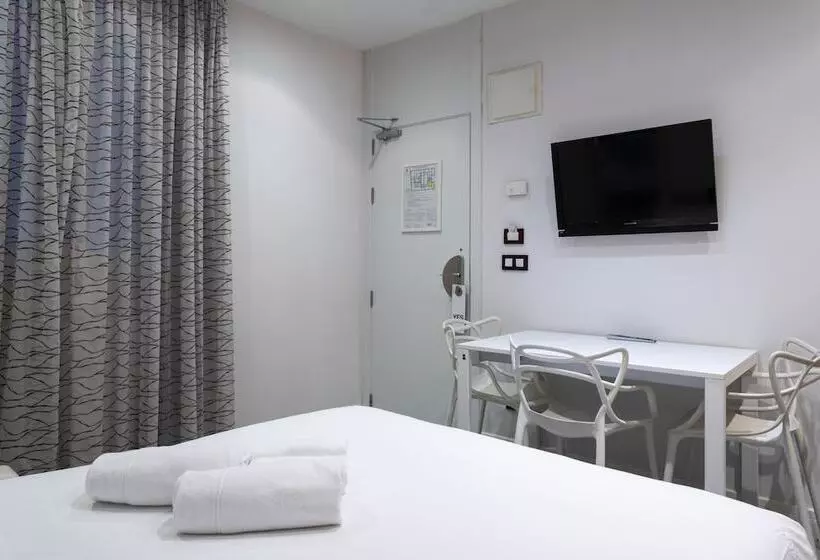 هتل Petit Palace Lealtad Plaza