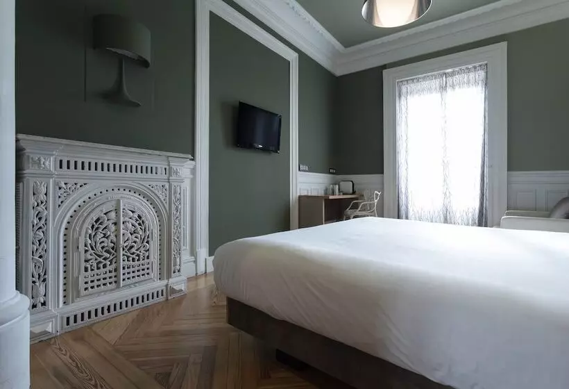 هتل Petit Palace Lealtad Plaza