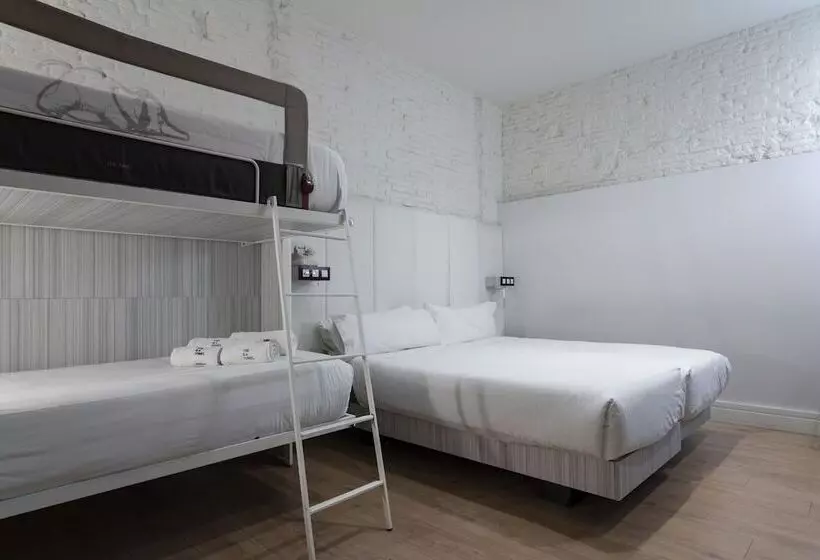 هتل Petit Palace Lealtad Plaza