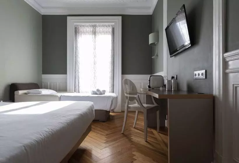 هتل Petit Palace Lealtad Plaza