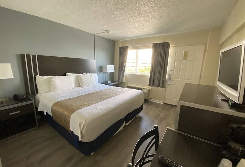 فندق Red Carpet Inn & Suites