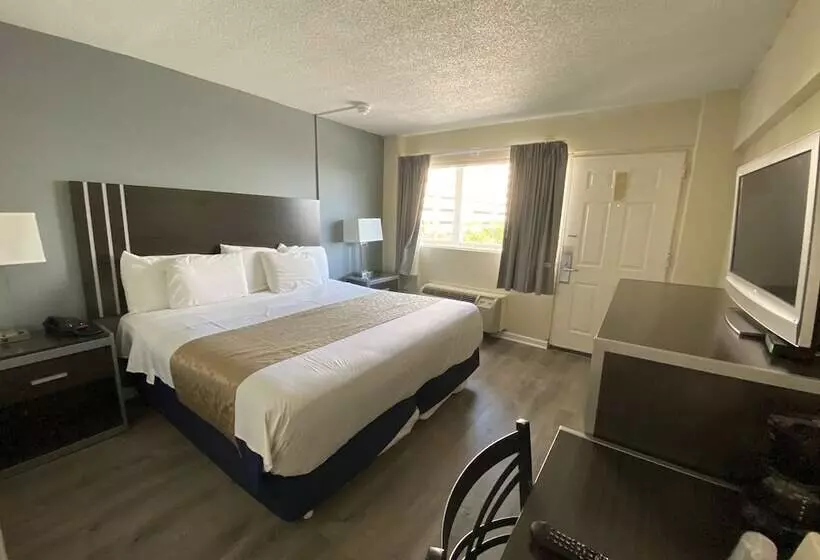 فندق Red Carpet Inn & Suites